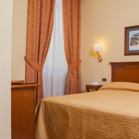 Le Cheminee Business Hotel Napoli Luaran gambar